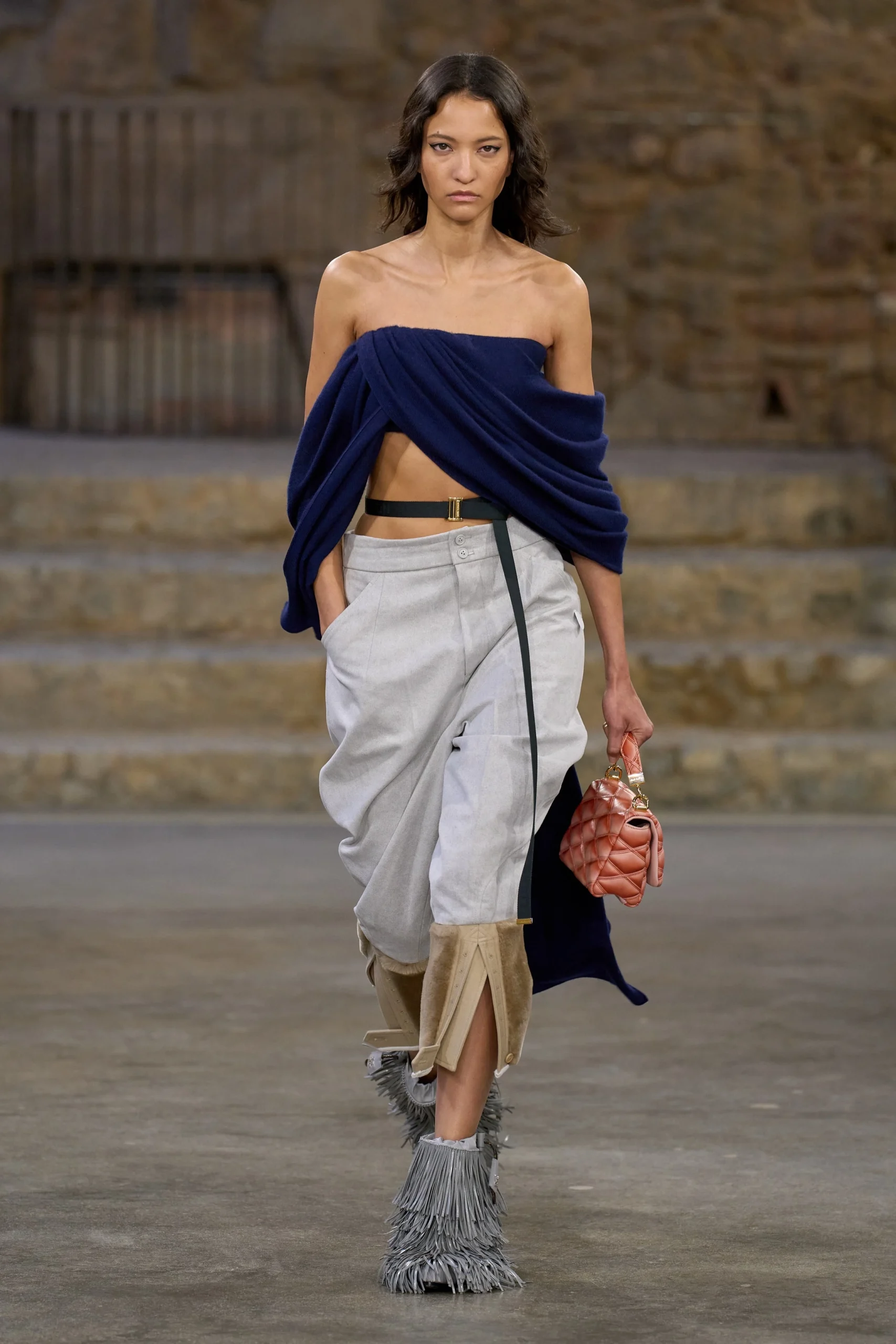 Искусство путешествовать: новая коллекция Louis Vuitton Cruise 2025