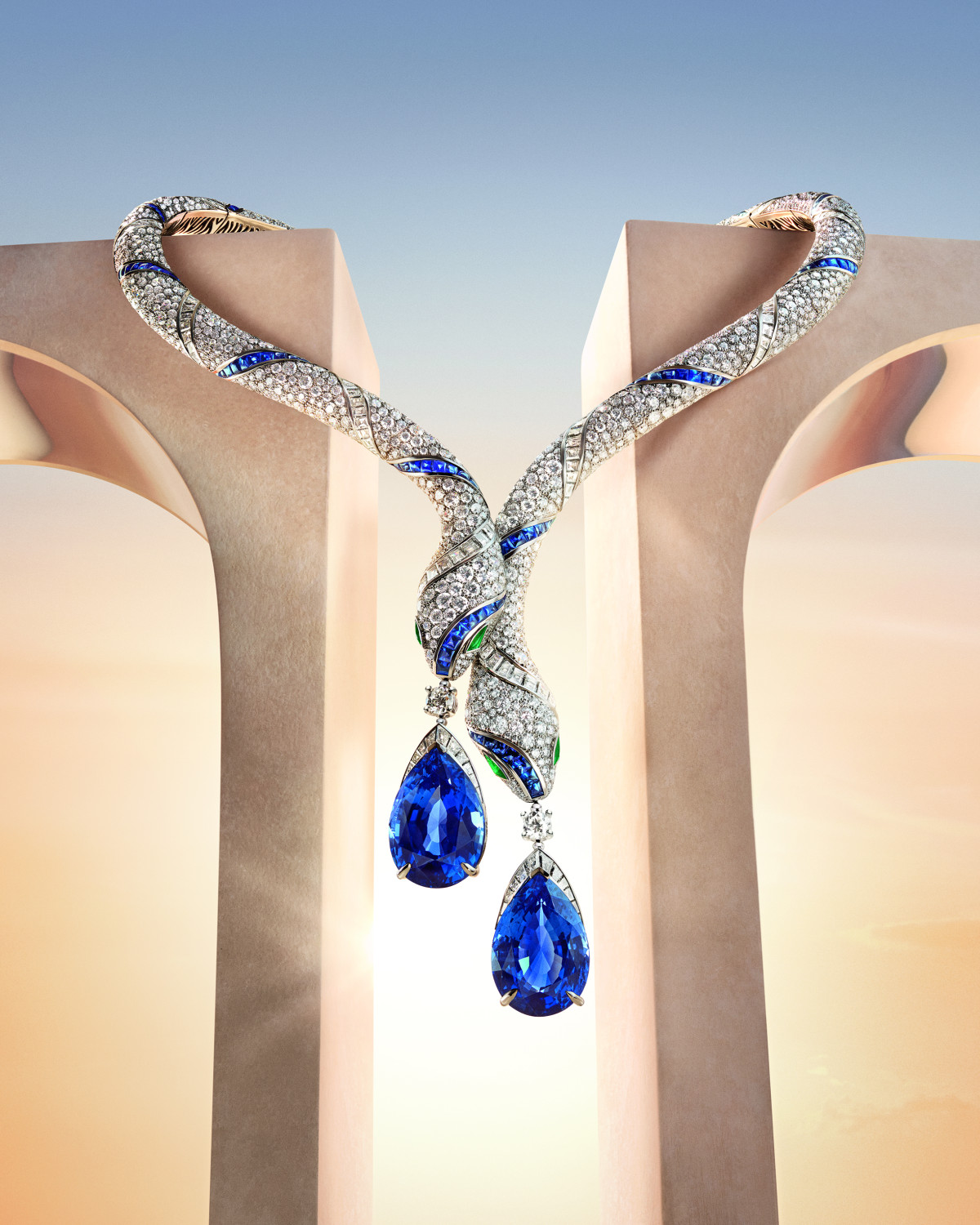 Энн Хэтэуэй, Зендея и Лю Ифэй снялись в кампейне Bvlgari Eternally Reborn