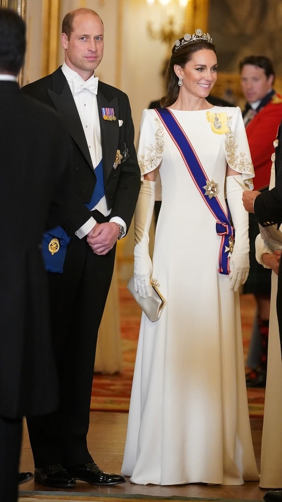 Новый портрет Кейт Миддлтон вызвал у публики неоднозначную реакцию