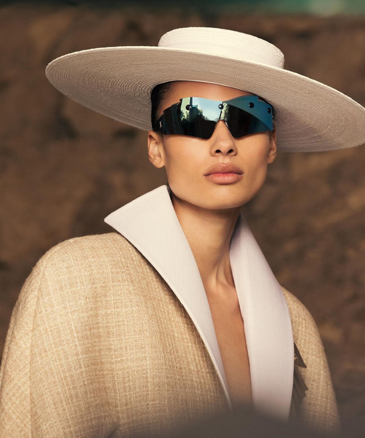 Шляпы-канотье, вдохновение Гауди и бахрома: круизная коллекция Louis Vuitton