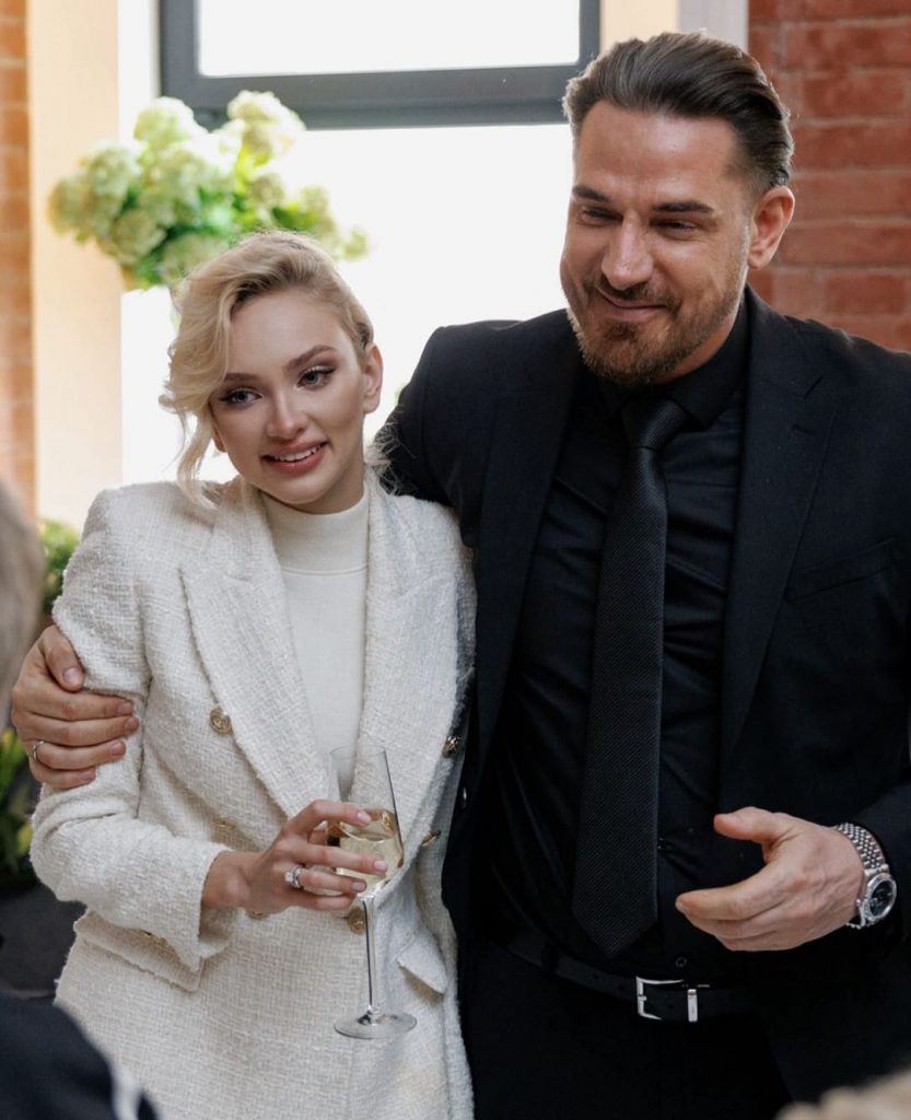 Бывший муж Ксении Бородиной восхитил публику свадебными фото с новой женой