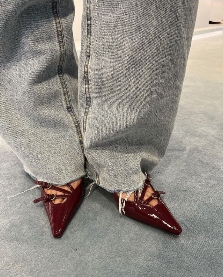 Слингбэки на низком каблуке — самые модные туфли этого сезона. Где купить и с чем носить?