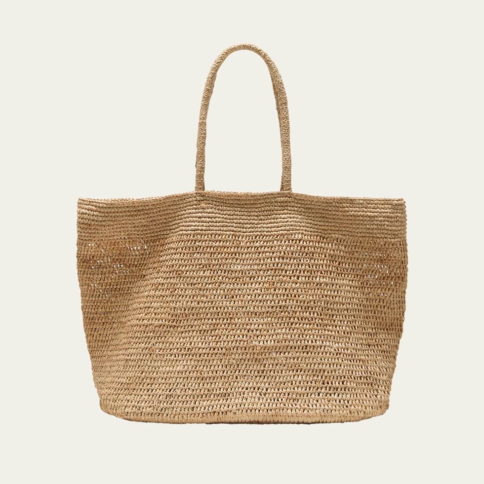 Сумки-тоуты — отличное решение для жаркого сезона. 13 практичных и стильных моделей