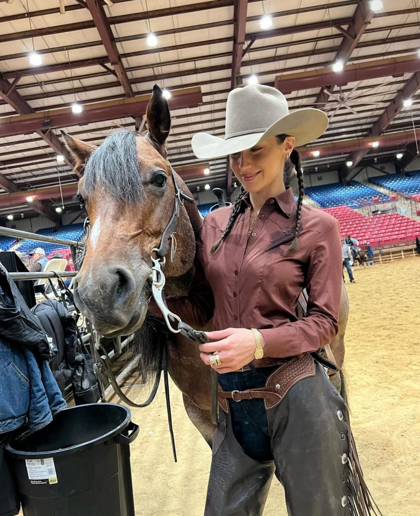 Какой сейчас core? Гид по трендовым эстетикам лета 2024, которые ты могла упустить