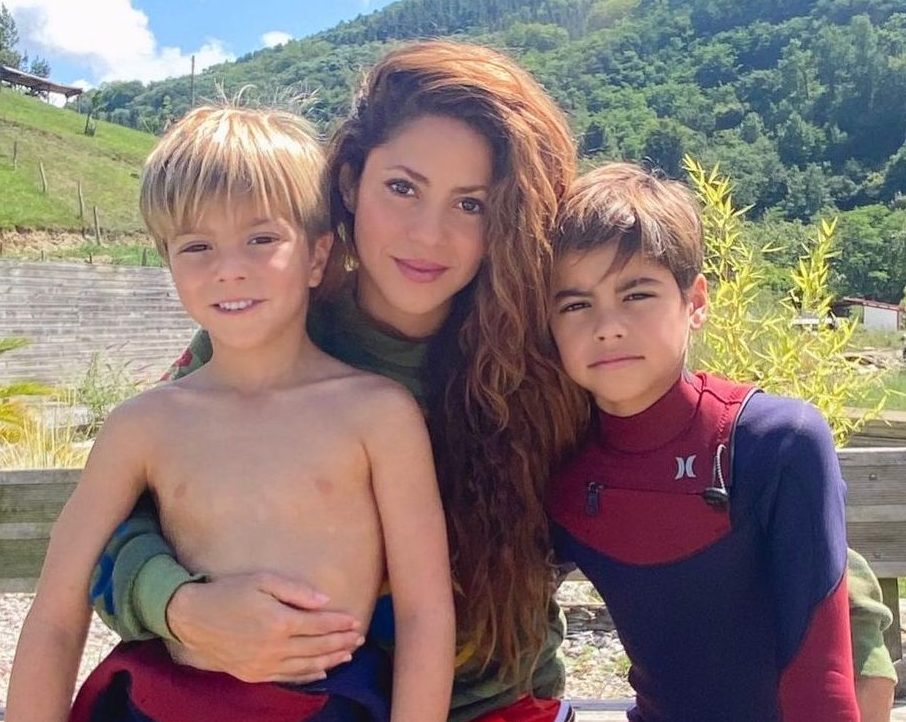 «Они видели, как плакала их мама»: Шакира поделилась мыслями о воспитании детей