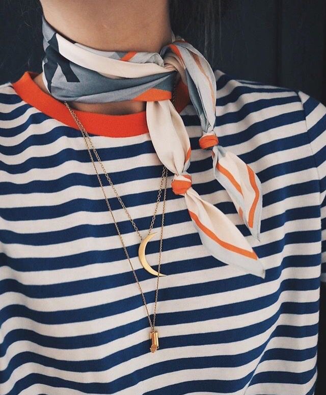 Этой весной все модные инфлюенсеры будут носить платки. Как? Рассказываем