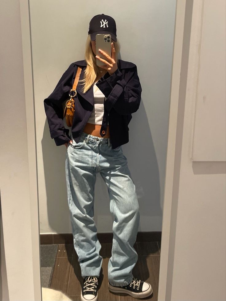 Какие джинсы носить в 2024 году? Собрали главные тренды