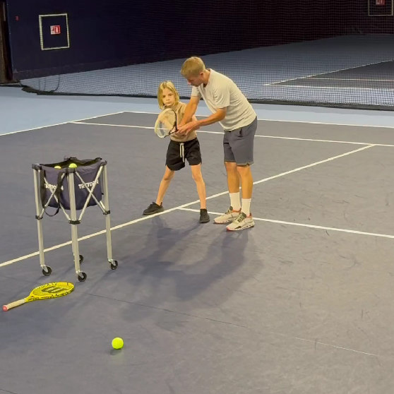 «Копилка навыков пополняется»: мама Тимати показала, как внучка осваивает новый вид спорта