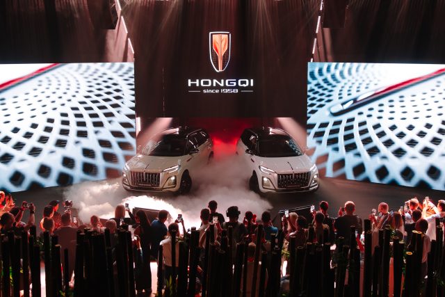 Премиальный автомобильный бренд HONGQI представил на российском рынке компактный кроссовер HS3