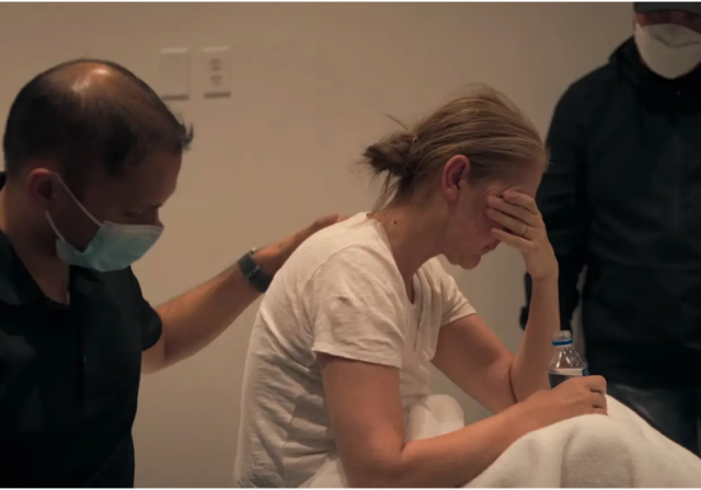 «Организм не понимает, когда остановиться»: Селин Дион показала, что происходит с ней во время приступа болезни