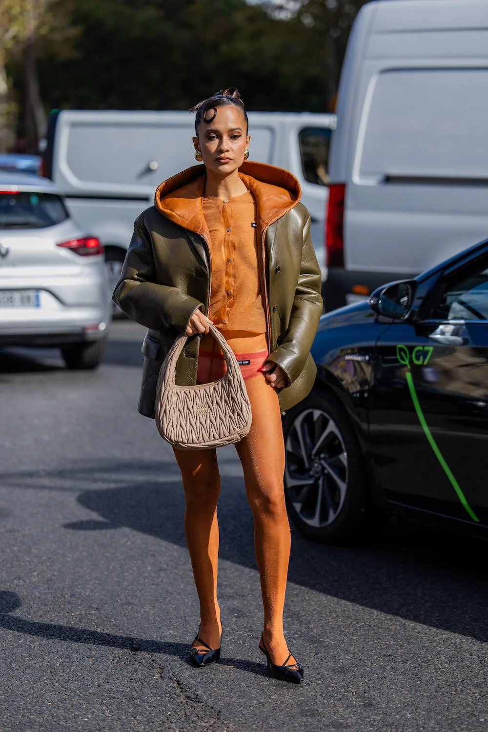 Как носить цветные колготки в этом сезоне