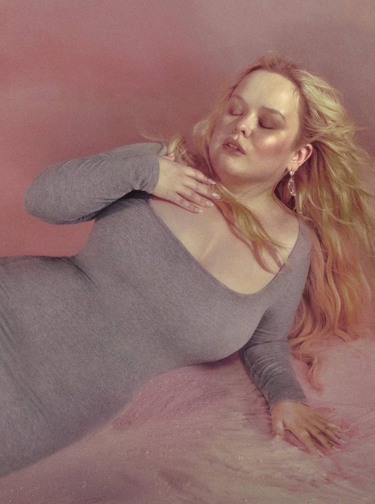 Никола Кохлан в кампейне Skims