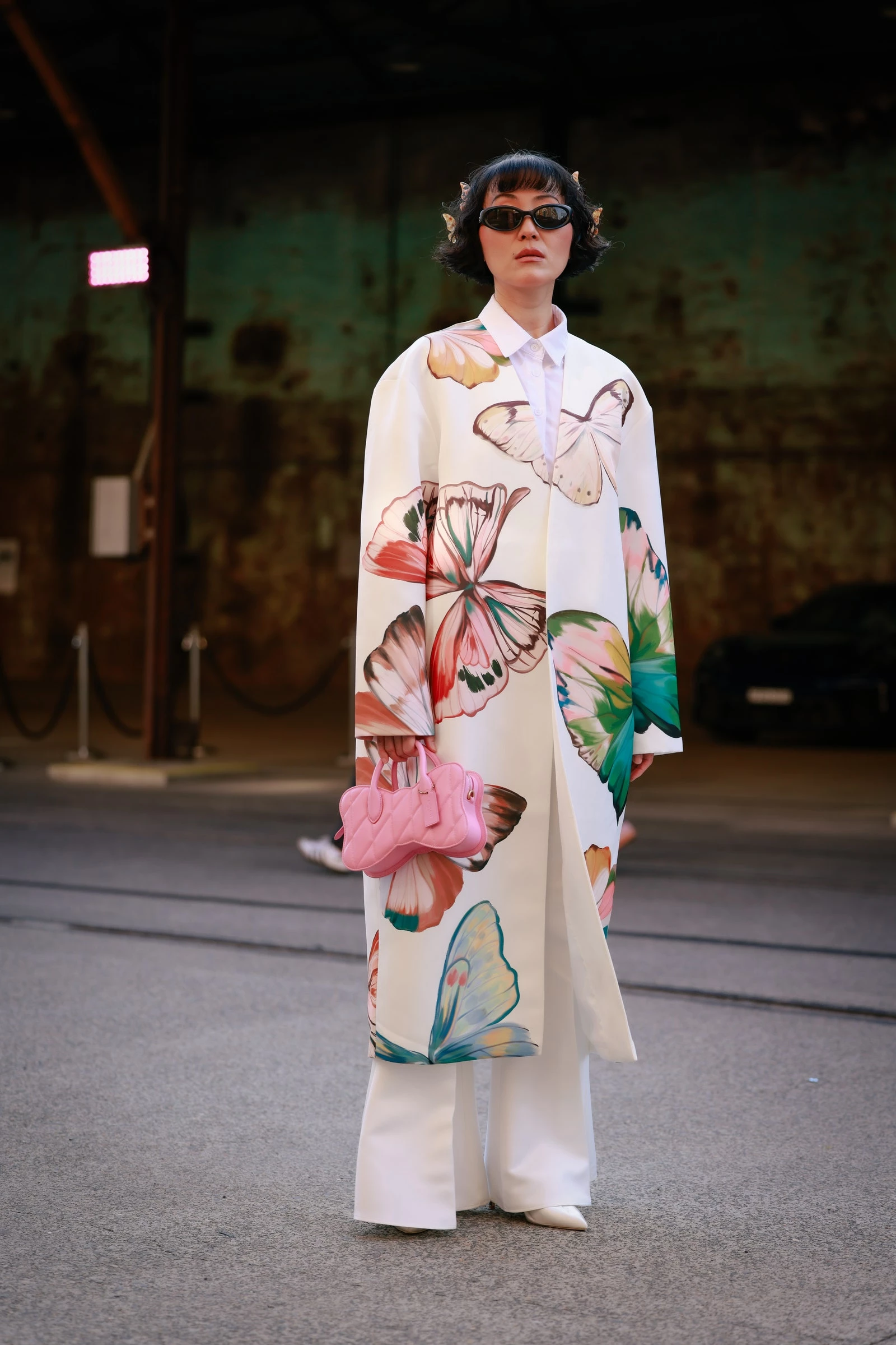 3 способа носить розовую сумку в этом сезоне