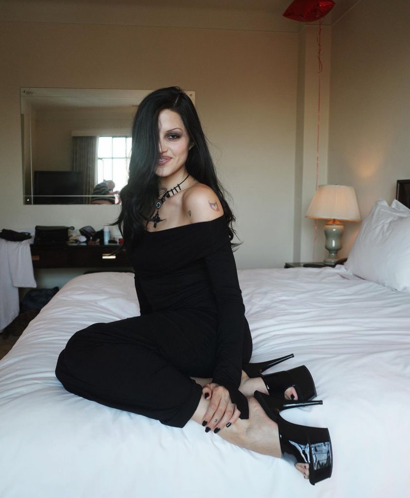 Какой сейчас core? Гид по трендовым эстетикам лета 2024, которые ты могла упустить