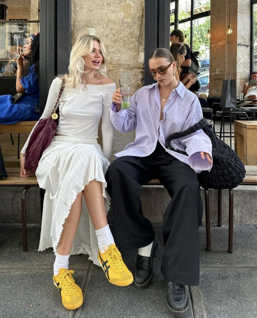 5 пар самых модных кроссовок на весну, которые стоит купить, пока они не подорожали