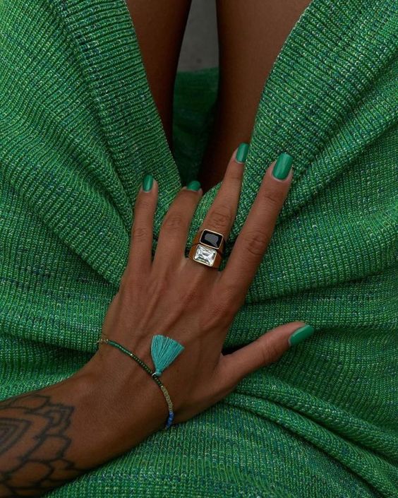 10 идей маникюра в стиле теннискор