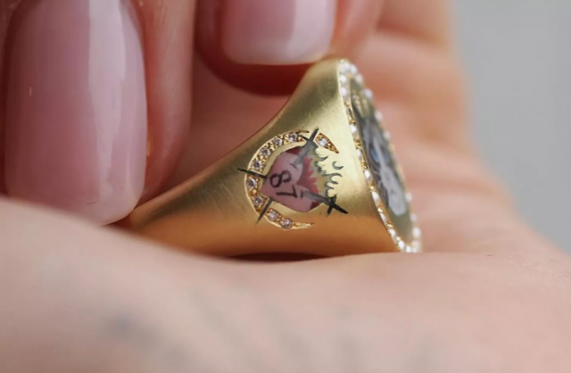 Кот, сердце, 87: Джиджи Хадид подарила Тейлор Свифт кольцо с особым посланием