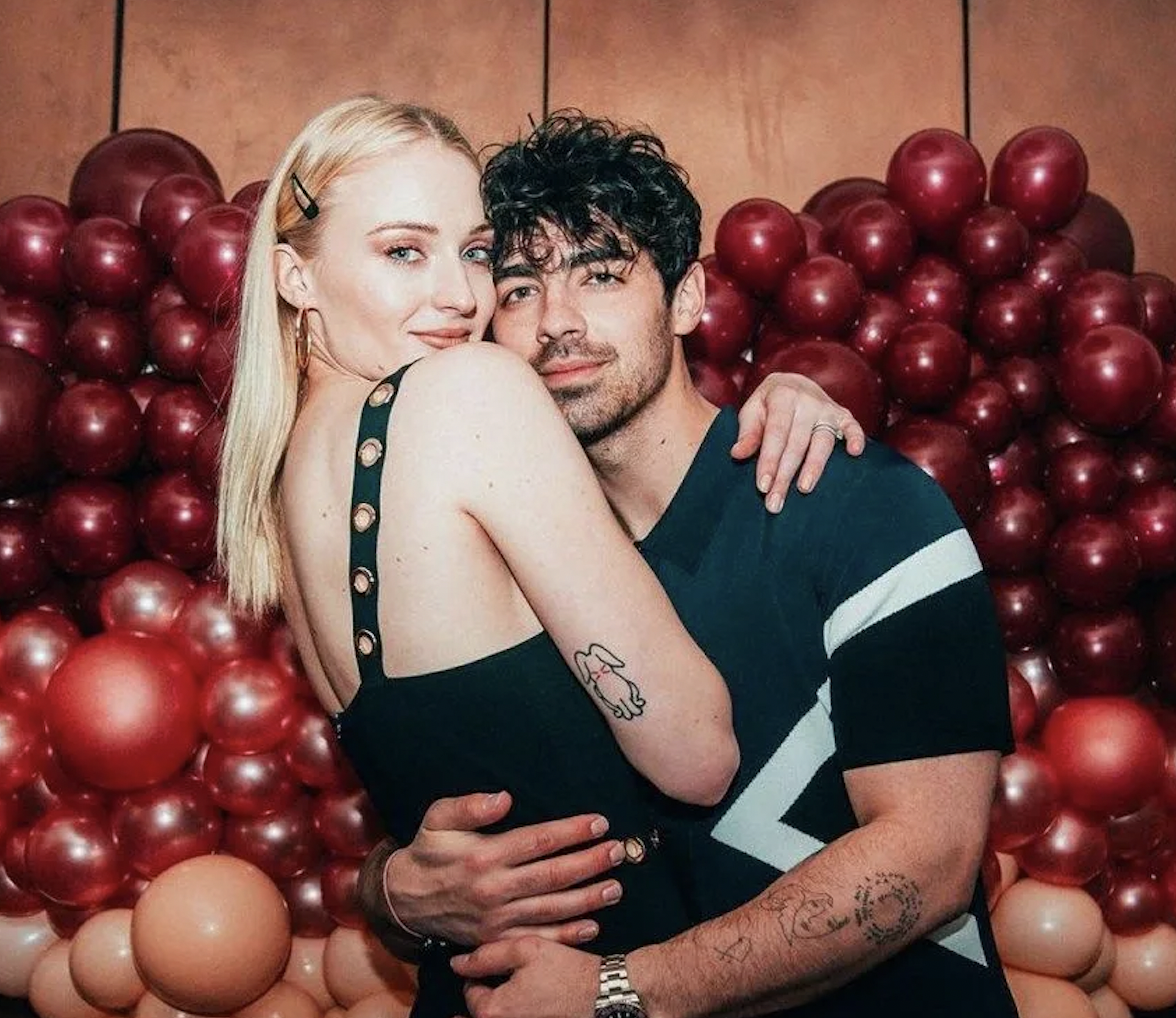 После расставания с моделью: Джо Джонас замечен на отдыхе с ливанской актрисой