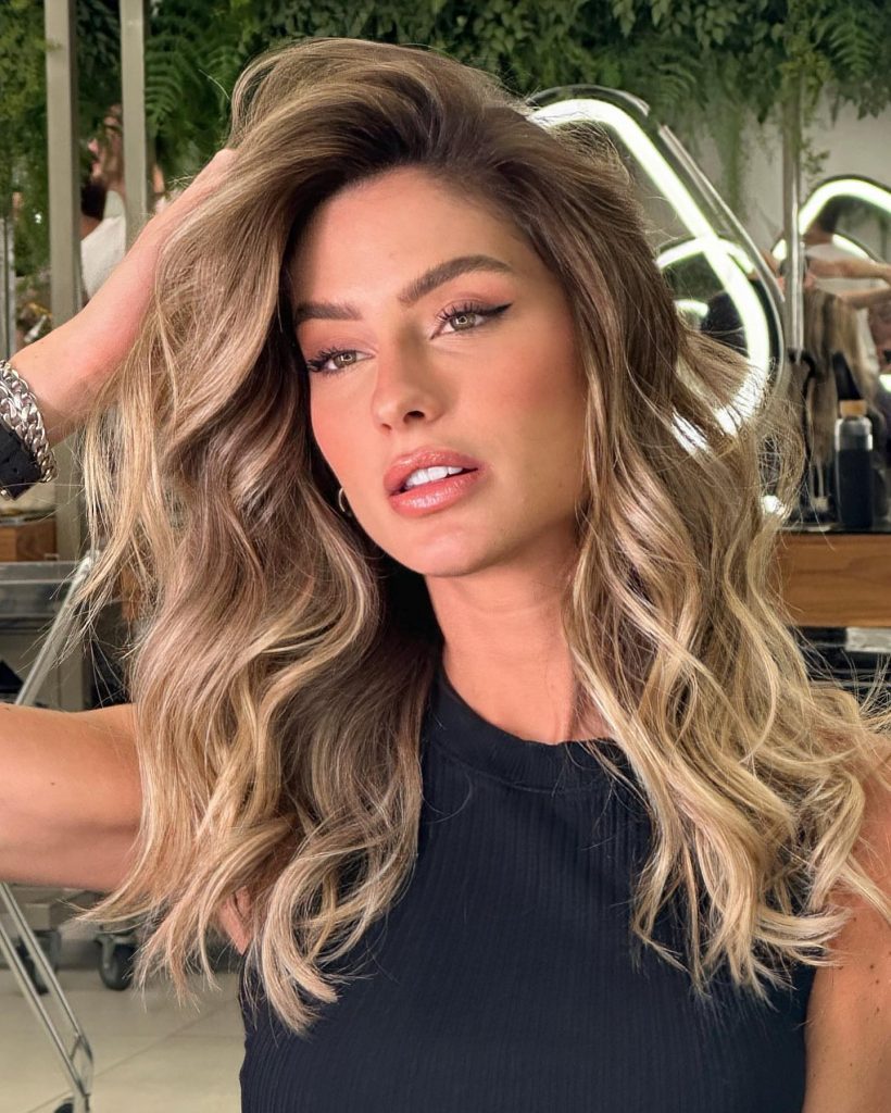 Том Брэди спровоцировал слухи о романе с моделью, которая похожа на Жизель Бундхен