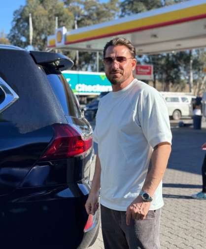 Курбан Омаров поделился фото из свадебного путешествия: есть одно но