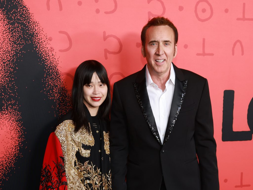 Николас Кейдж вышел в свет с молодой женой