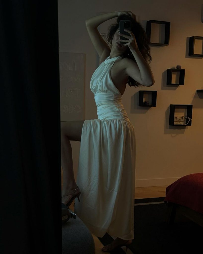 Молодая жена Александра Петрова поделилась чувственными фото