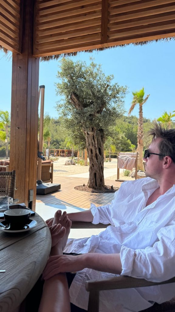 Молодая жена Александра Петрова показала романтичный снимок с ним