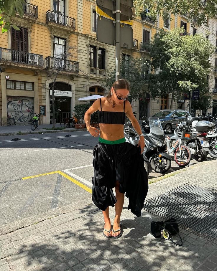 Просто добавь зеленого: как составить образ с главным цветом сезона? Вот стильные идеи