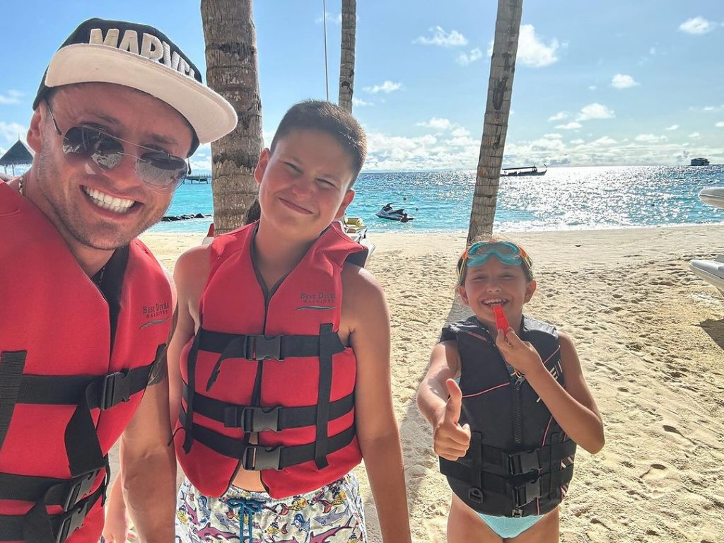 Как общаются дети Павла Прилучного от разных жен. Смотри видео