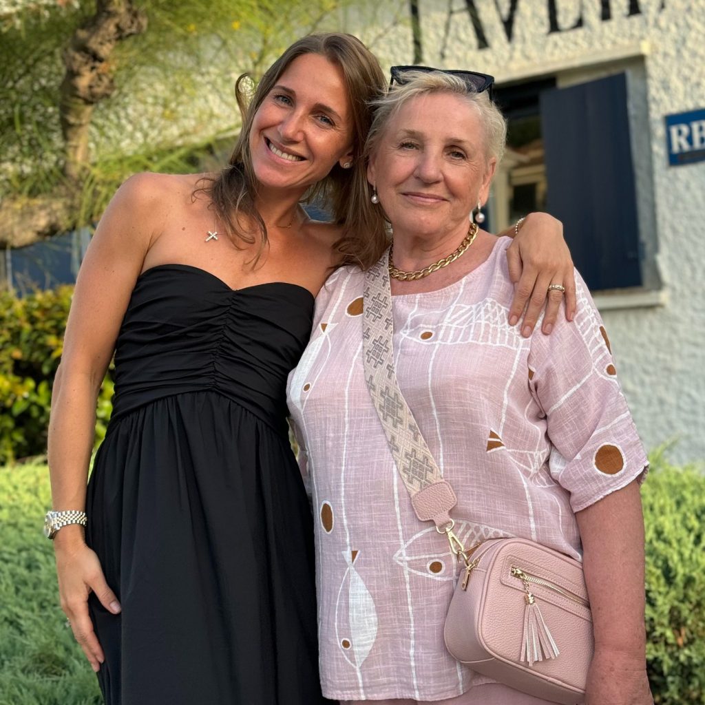 Юлия Ковальчук с мамой. Фото: социальные сети