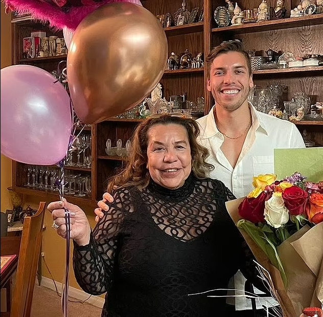 Сын Арнольда Шварценеггера поздравил отца с 77-летием ироничной шуткой