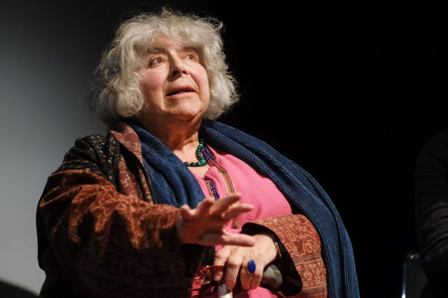 Звезда «Гарри Поттера» Мириам Маргулис опасается, что из-за проблем со здоровьем у нее закончатся деньги на сиделок