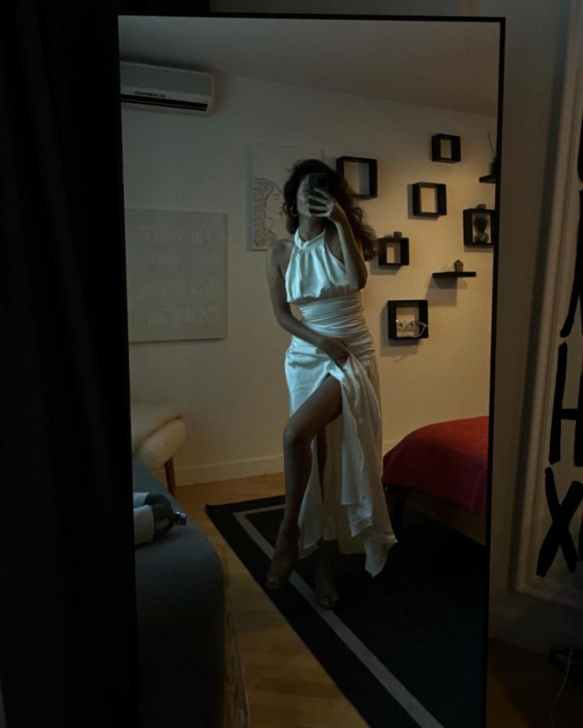 Молодая жена Александра Петрова поделилась чувственными фото