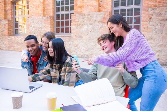 Вечный студент: парень 16 лет пытается поступить в престижный университет Китая