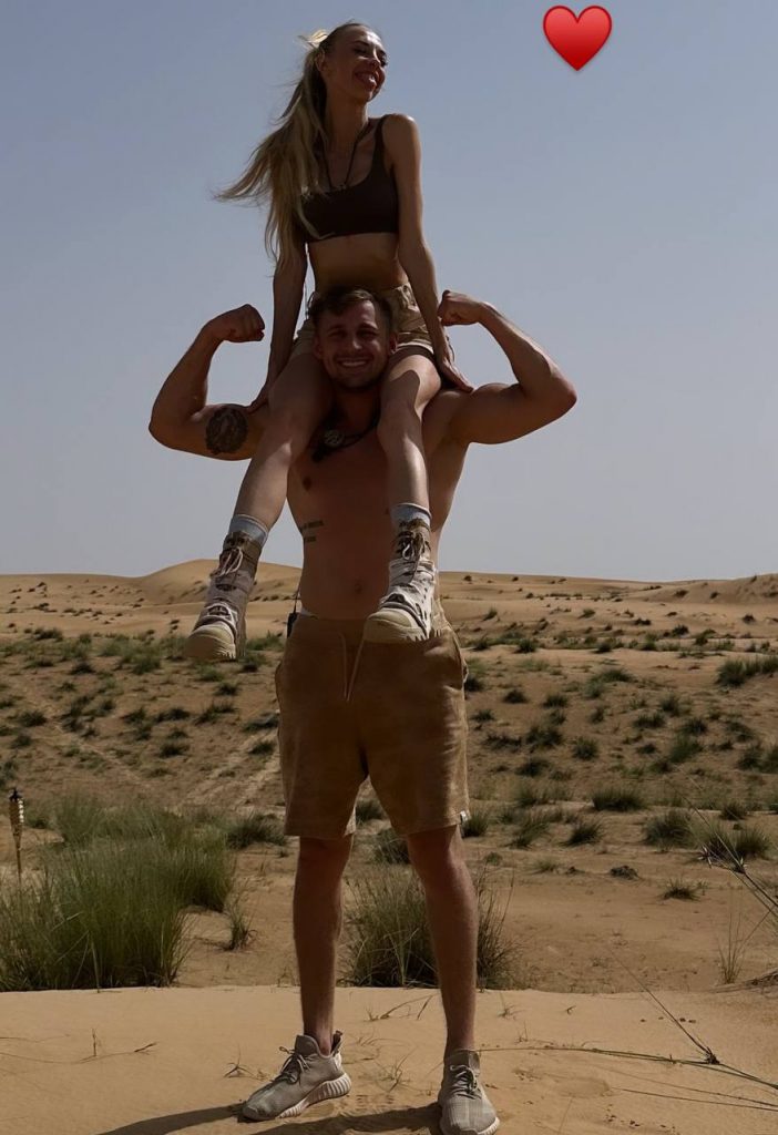 Саша Стоун был замечен с новой девушкой после расставания с Надеждой Сысоевой