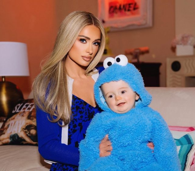 Пэрис Хилтон показала первые шаги сына Феникса