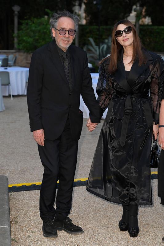 Редкий выход: влюбленные Моника Белуччи и Тим Бертон появились на красной дорожке