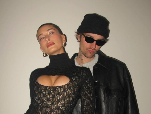 Джастин Бибер страстно целует беременную Хейли Бибер. Смотри фото