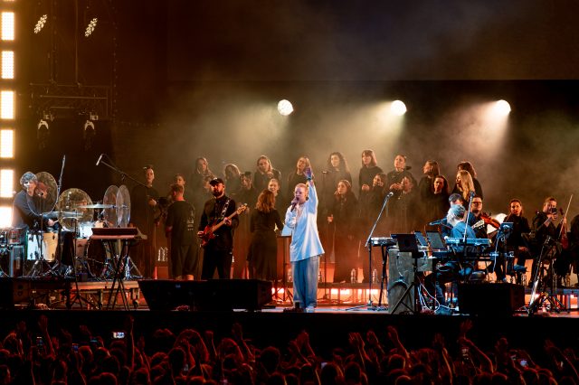 Как прошел фестиваль Пикник «Афиши» в Москве: караоке с FEDUK и хиты Тоси Чайкиной