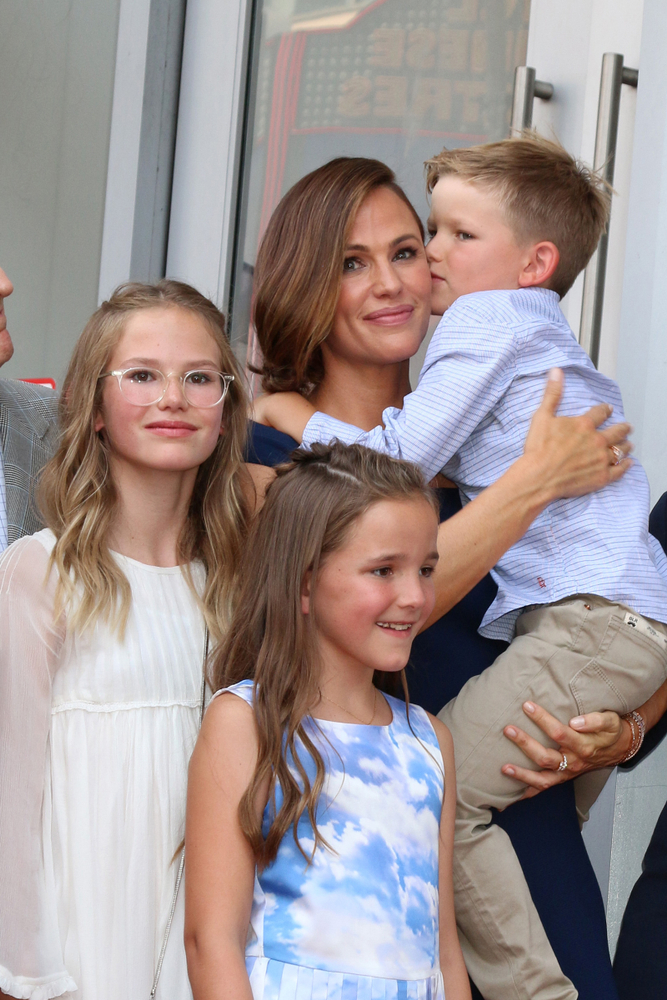 Инсайдер: как дети Дженнифер Лопес и Бена Аффлека восприняли развод родителей