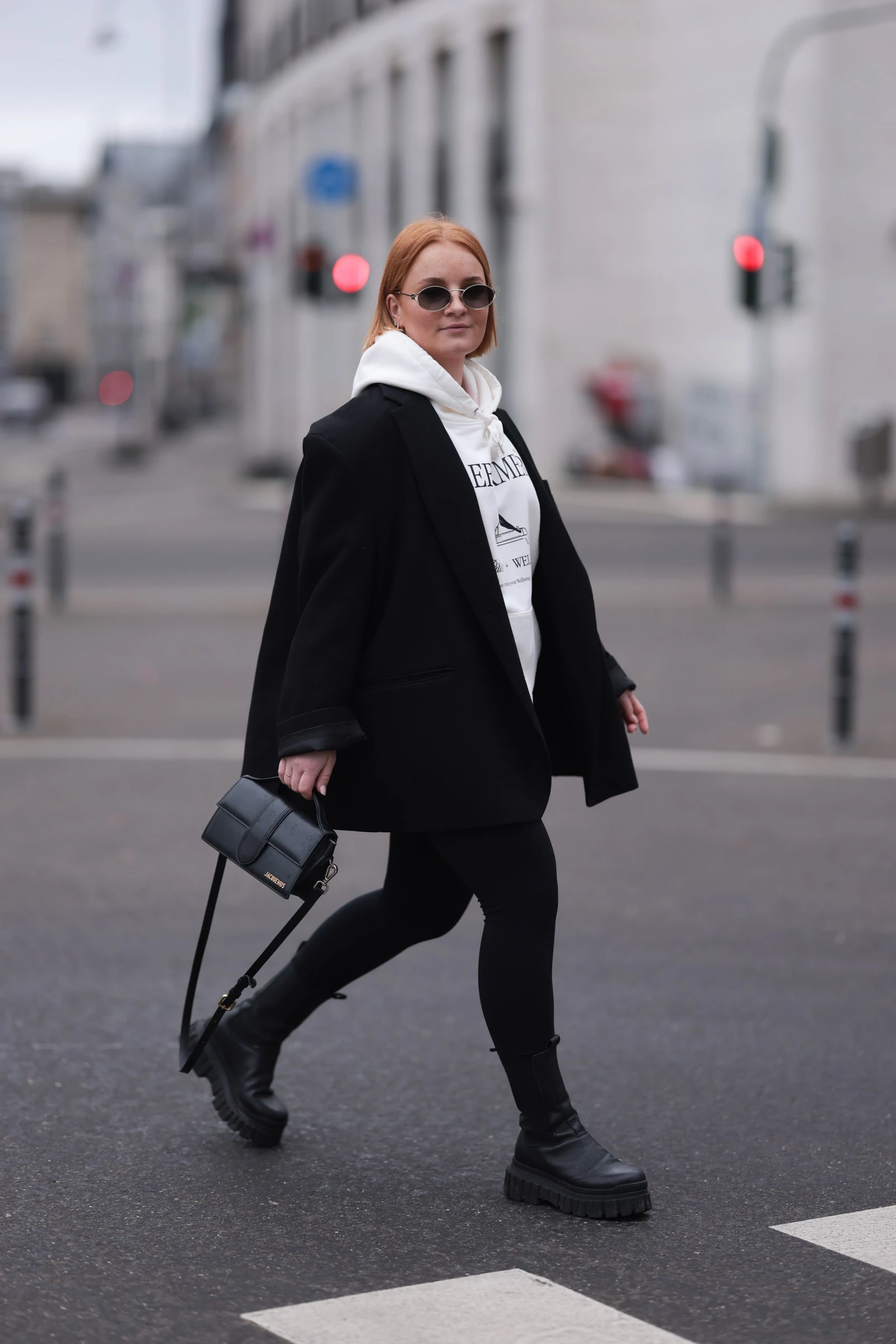 Streetstyle: 6 способов носить леггинсы и ботильоны в этом сезоне