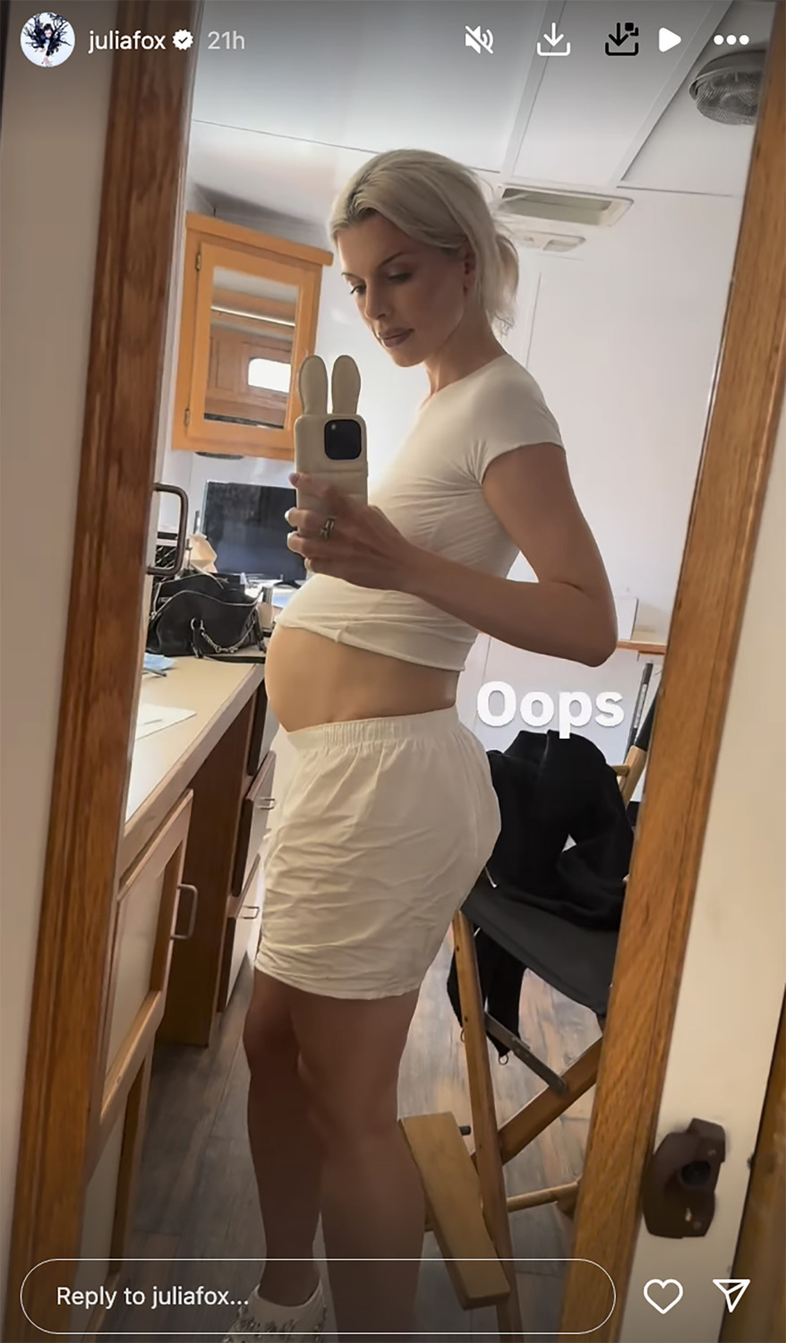 Джулия Фокс беременна