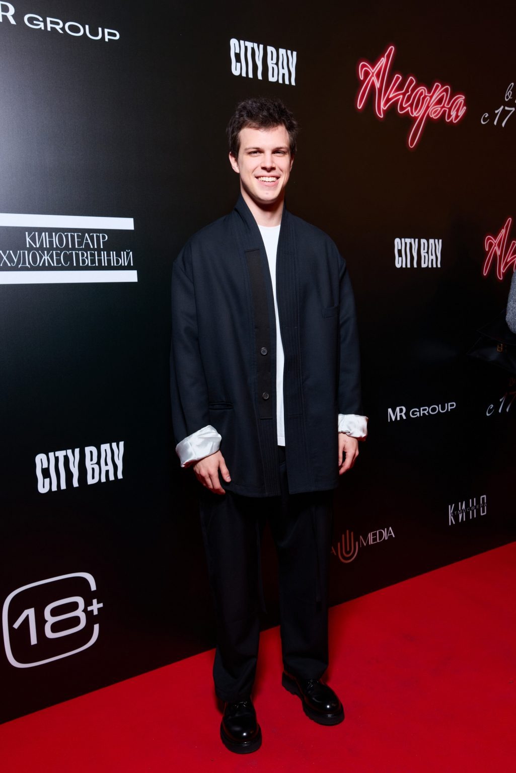 Аня Чиповская, Алена Михайлова, Ирина Хакамада и другие на премьере фильма «Анора»