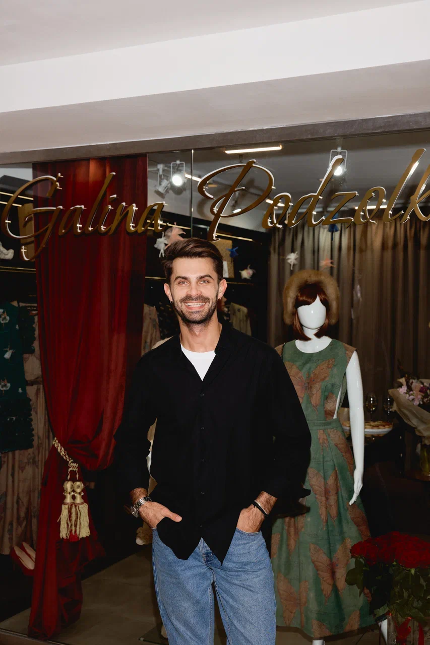 Константин Андрикопулос, Катя Гусева, Даниил Федоров и другие звезды на презентации новой коллекции дизайнера Галины Подзолко.