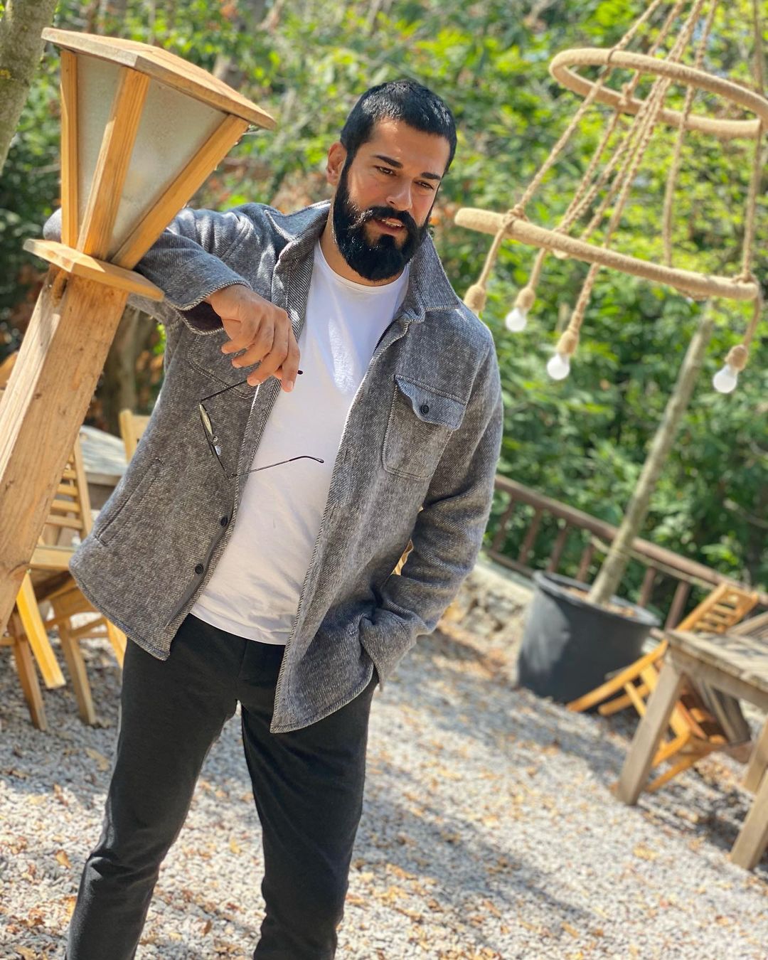 Димаш Әділетті Бурак Озчивитпен салыстырды