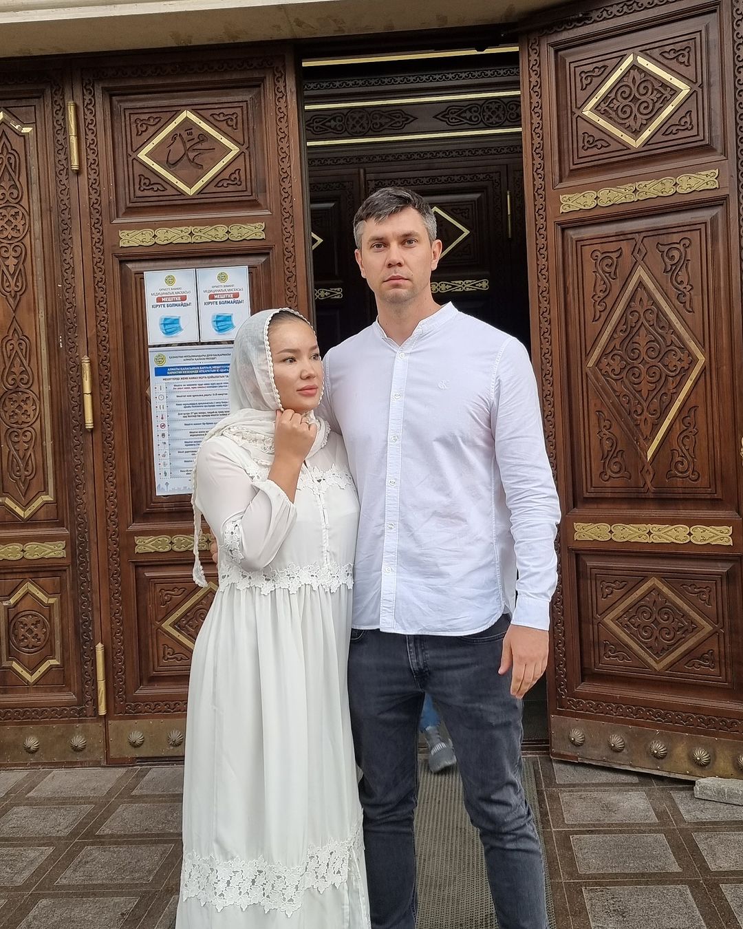 Мақпал Исабекова күйеуін көрсетіп, қай ұлт екенін айтты