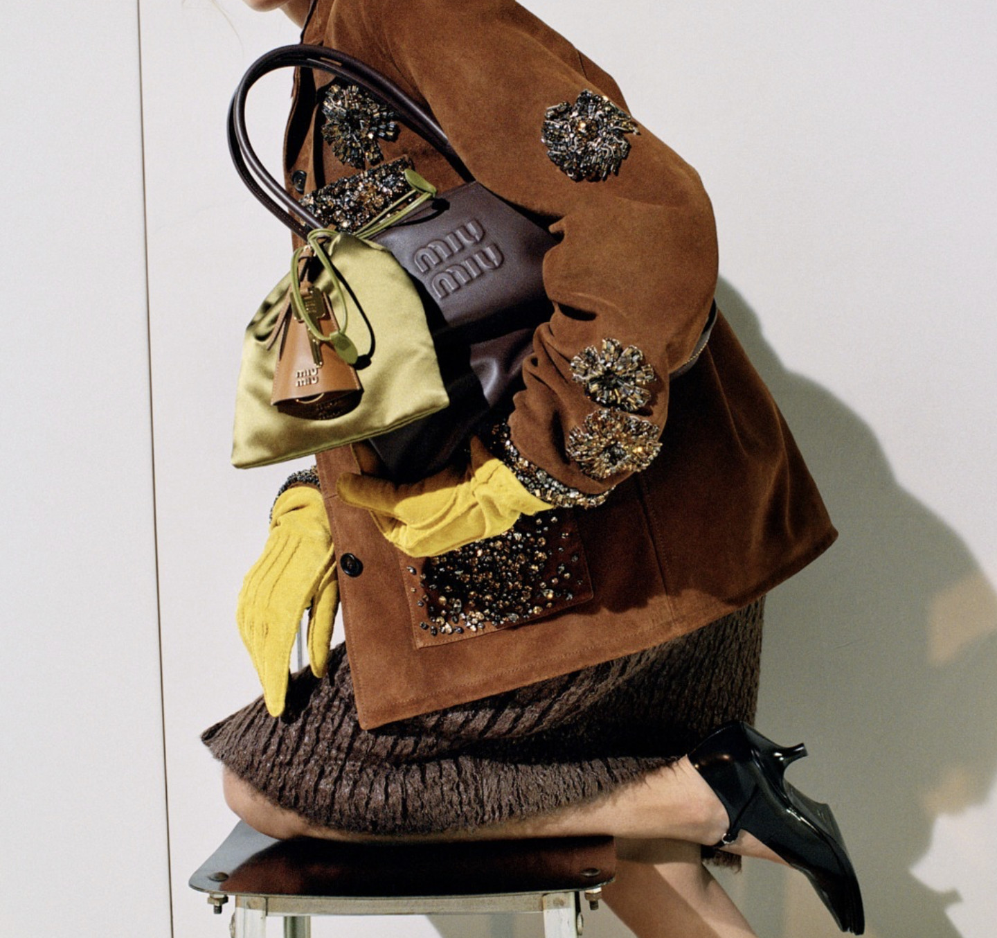 Уиллем Дефо и Хилари Суонк приняли участие в показе Miu Miu на парижской Неделе моды