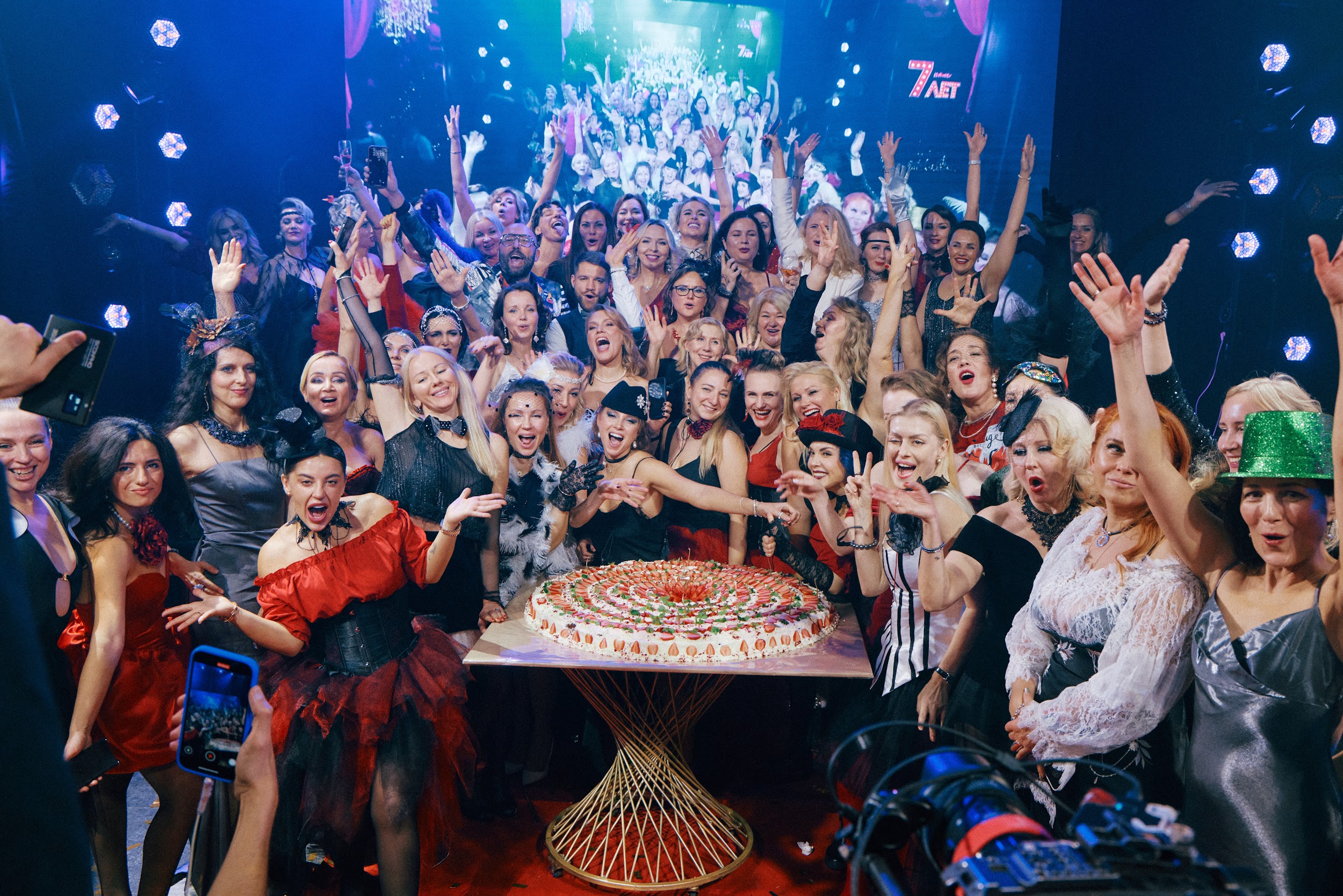 Алика Смехова, Алена Хмельницкая, Анна Пескова и другие гости на вечеринке Полины Дибровой