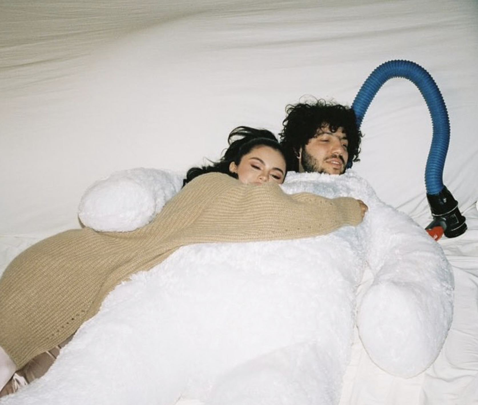 Бенни Бланко подарок Селены Гомес