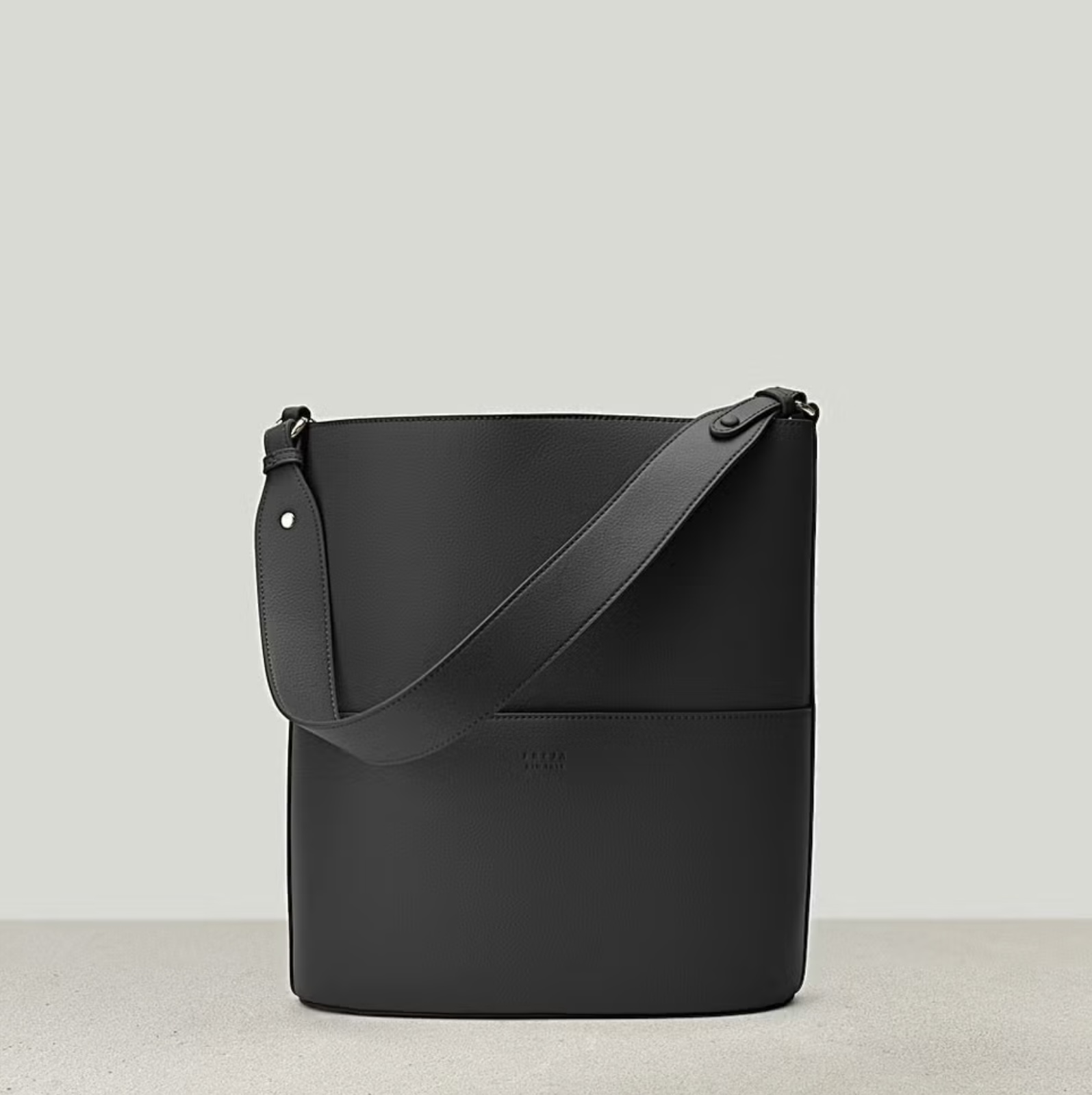 На эти функциональные кожаные сумки-тоуты можно положиться всегда